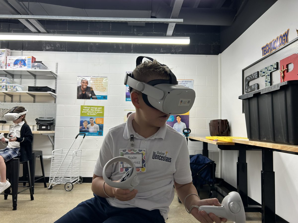 PrairieSTEM's tweet photo. This week at @stwencschool students are diving into VR with #OceanRift where they swim with sea creatures. They use this experience to help with their sensory writing skills. #STEMeducation #STREAM #VR https://t.co/yg9bAmSVSD