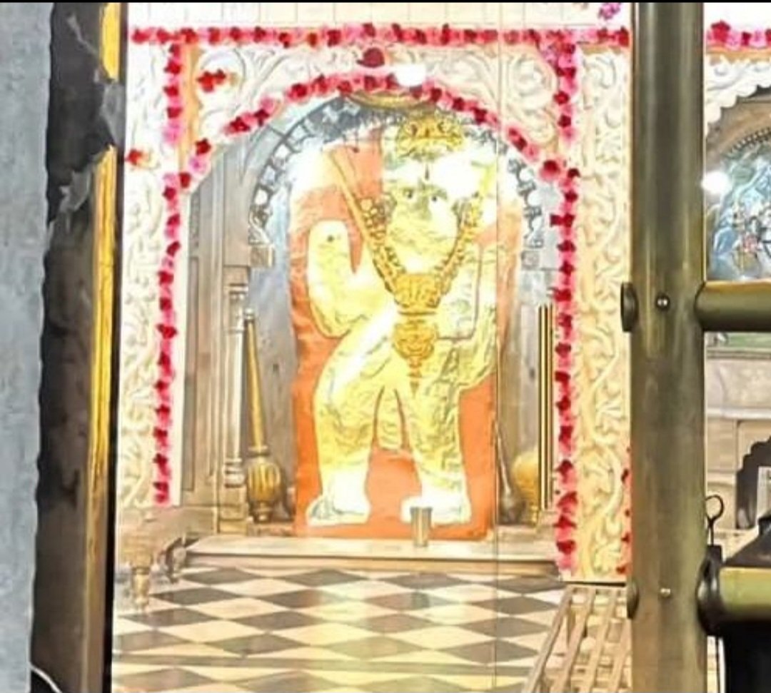 temple_shri's tweet photo. हे बालाजी 😍😍
जब तक आँखो मै दम है, तेरा इंतजार रहेगा,
सांस की आखिरी हद तक, मेरा प्यार रहेगा,
शरण में ले लेना मेरे बालाजी, जांन निकलने से पहले, 
वरना अगले जन्म मे भी, मेरी चाहत का उधार रहेगा।
🙏"जय श्री बालाजी की"🙏 https://t.co/pZQO7KwGzq