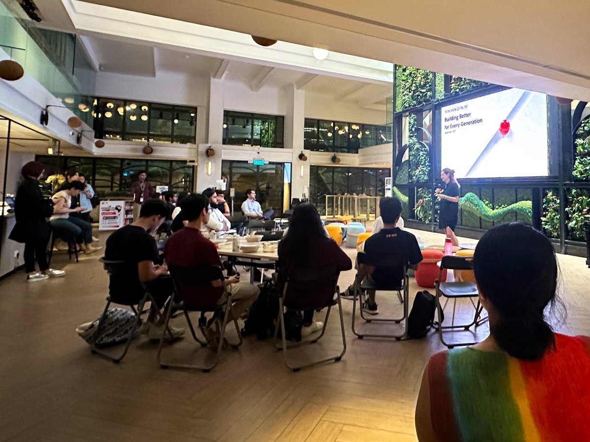 drostontang's tweet photo. Climate conversations last evening!
Great to see familiar faces in the audience 😁 and engaging in meaningful dialogues on grants, funds surrounding healthcare, education and climate action.
#temasektrust #CIIP #philantrophyasiasummit #amplifier #coaxis #impacthub https://t.co/ilvEgcJ4l0