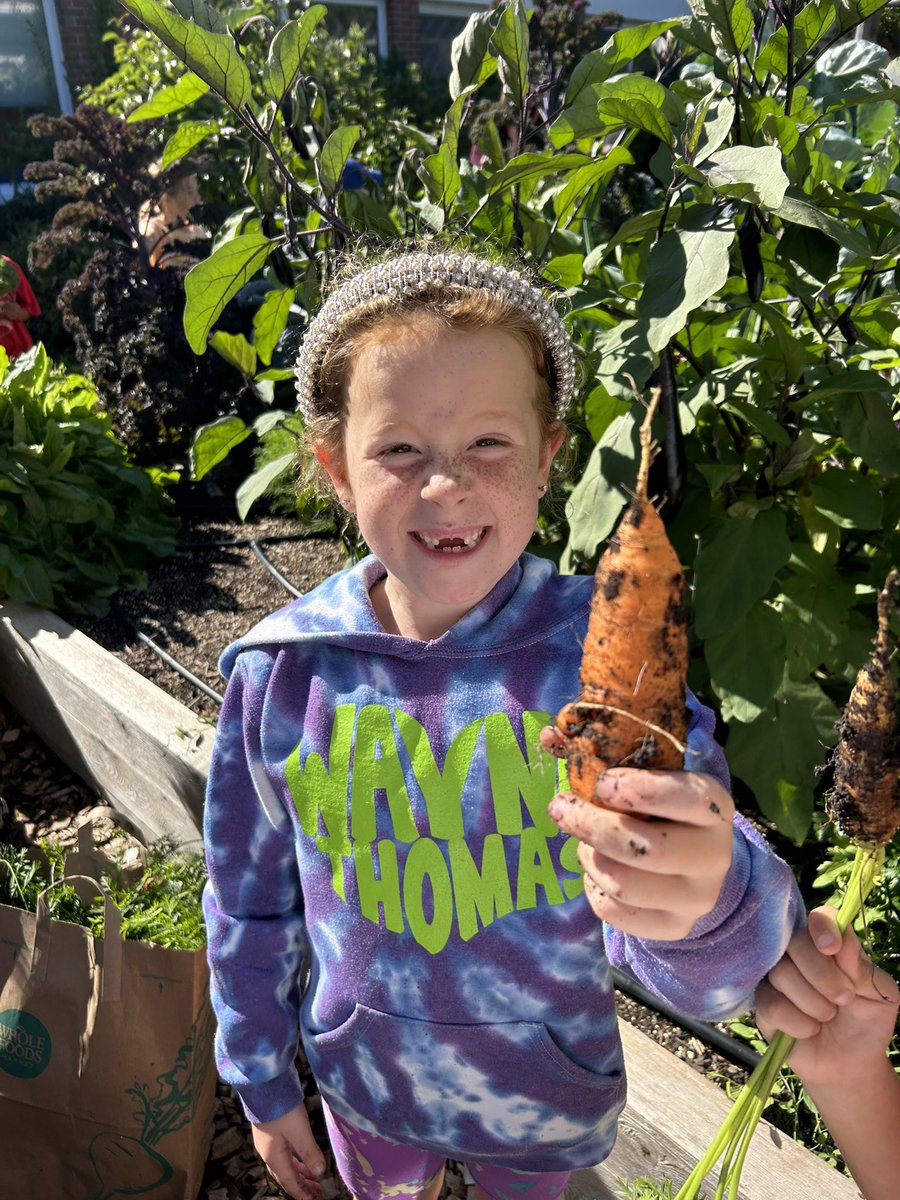 MissSprowls2022's tweet photo. 1S had an awesome time in the garden last week! #wt112 #112Leads https://t.co/XWcRieguBX