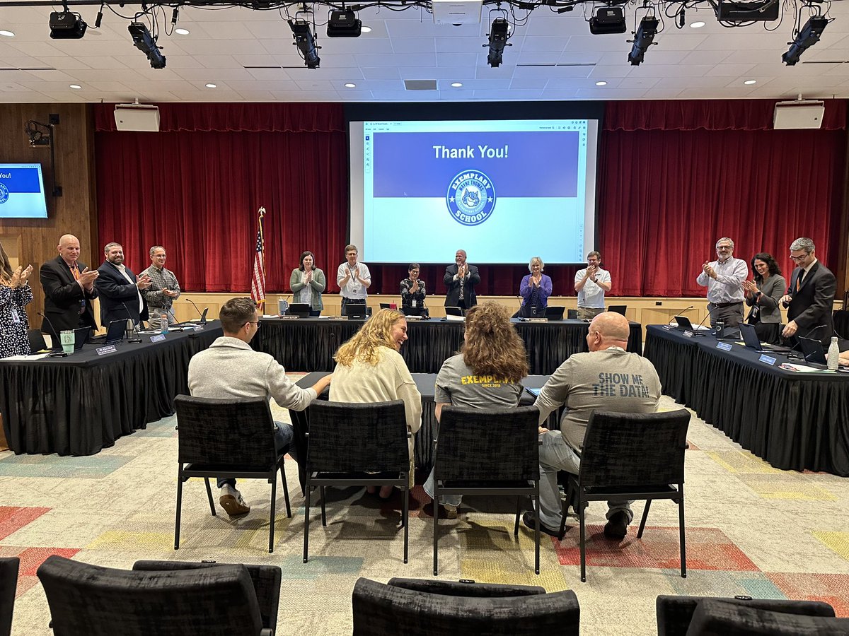 Proud to work alongside these incredible people! The room was in awe of their constant hard work and dedication to our students! <a href="/MissImyak/">Ashley Imyak</a> @hoffman_wt @MrBogie1 @MrRodrigo5 💙 #wt112 #112Leads