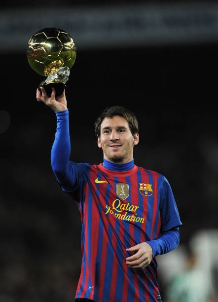 🇵🇹 Cristiano Ronaldo marcou mais de 60 gols por quatro anos consecutivos:

🗓️ 2011: 60
🗓️ 2012: 63
🗓️ 2013: 69
🗓️ 2014: 61
Total: 253 ⚽ em 4 anos

🇦🇷 Lionel Messi nesses mesmos 4 anos:

🗓️ 2011: 59
🗓️ 2012: 91
🗓️ 2013: 45
🗓️ 2014: 58
Total: 253 ⚽ em 4 anos.

Exatamente o mesmo