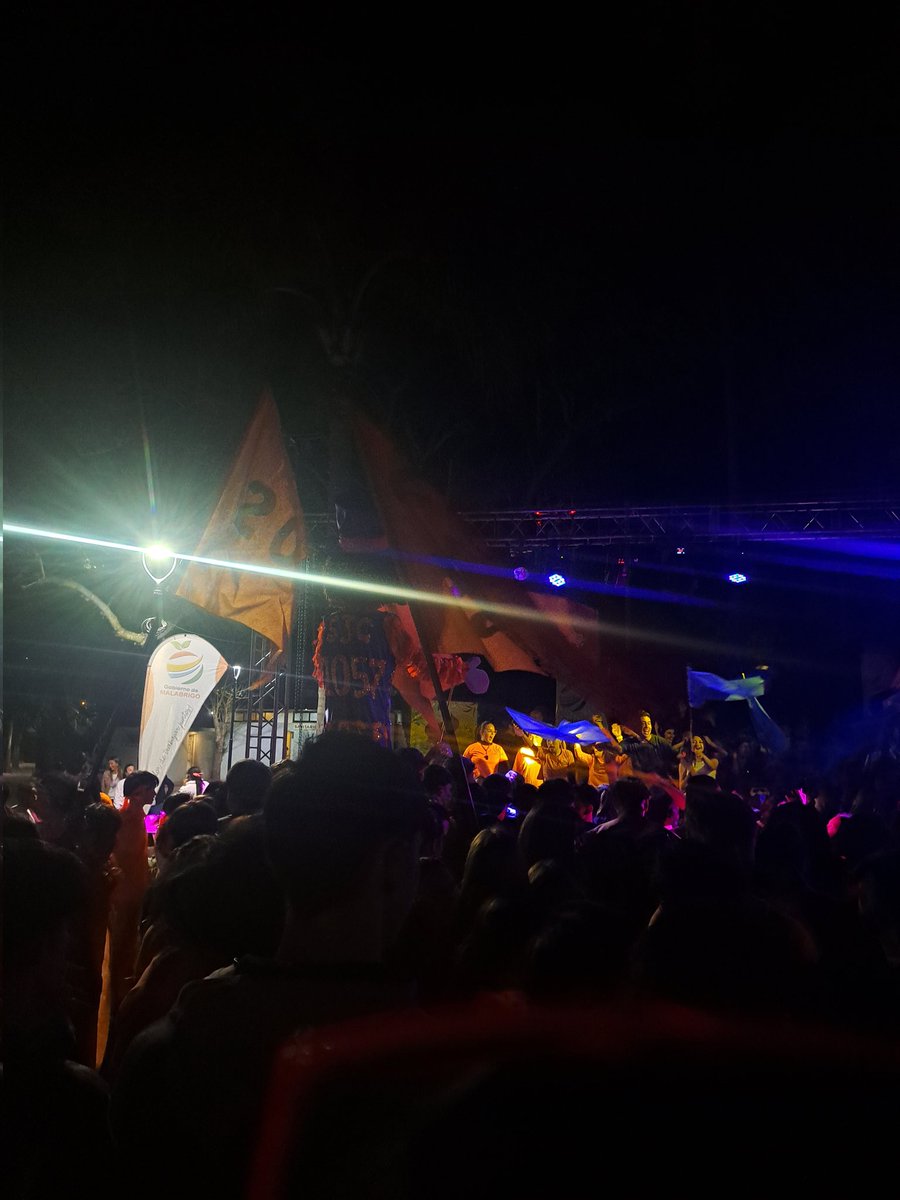 si siempre viaje solo y siempre vos fuiste mi faro en la ciudad🧡🧡