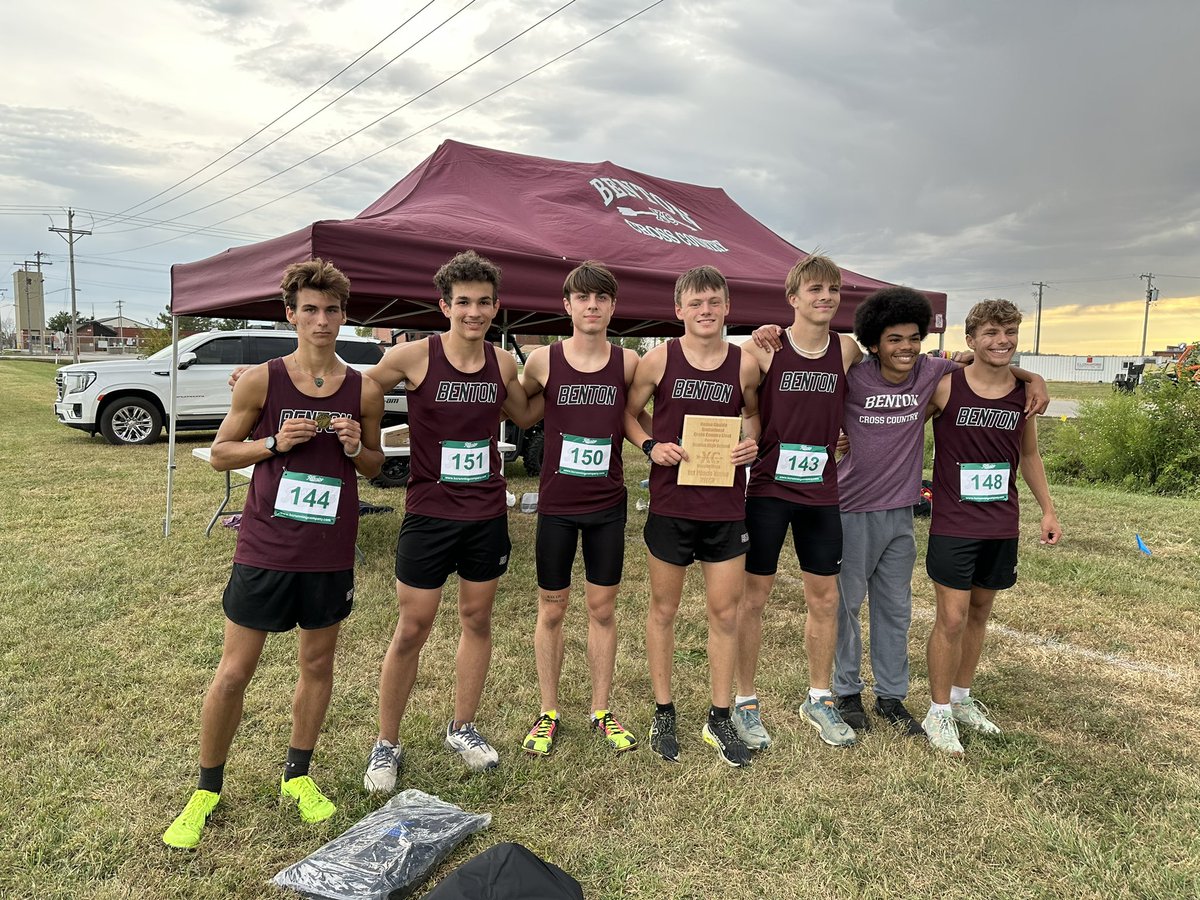 Benton boys varsity XC team wins first place at Duane Kimble Invitational! Kruz, Elliot, Tabor, and Syrus all medal in the top ten in a field of 68 VB runners!