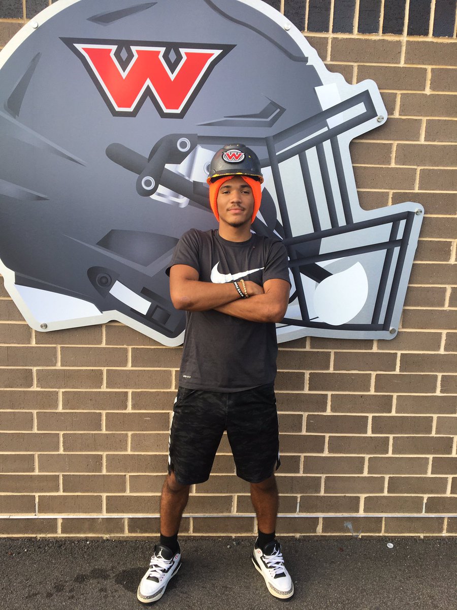 WestCabFB's tweet photo. Congratulations to Curtis Fields for being selected as our”Hard Hat” performer of the week. Thank you to Nonna’s Pizza & Italian Restaurant for sponsoring the recognition of our student athletes. #cometowork https://t.co/kXYSxBfxnd