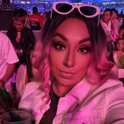 Mz89and's tweet photo. #NewProfilePic #KarolG #mañanaserabonito https://t.co/cLxbcbTXWE