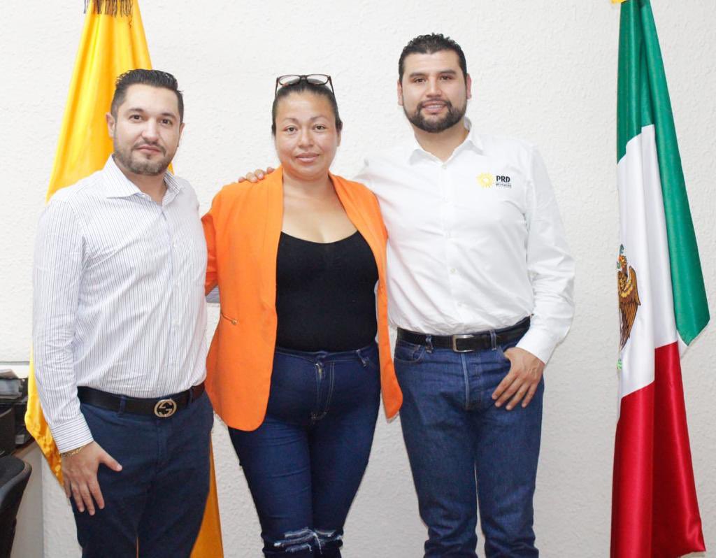 HelderValencia's tweet photo. Sostuvimos un encuentro con la presidenta de la Dirección Municipal Ejecutiva del PRD de Tarímbaro, Bárbara Mendoza, con quien dimos seguimiento a la ruta de trabajo para la creación de las estructuras territoriales en el municipio. https://t.co/psoifMEaxO