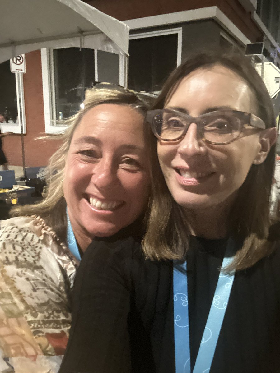 ShellyKramer's tweet photo. So happy to be able to catch up with the brilliant @nforten and all that’s new at @Kyndryl while also spending time with the many #AR leaders attending the @SpotlightAR event here in #kc — great insights shared all day, followed by a super fun street party, great good, and an awesome band. Can’t beat that.