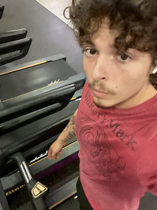 Still healthy grinding don&rsquo;t worry https://t.co/PltXewJ3Hz<a href="/tag/bigbar"class="tags"><span>#bigbar</span></a>