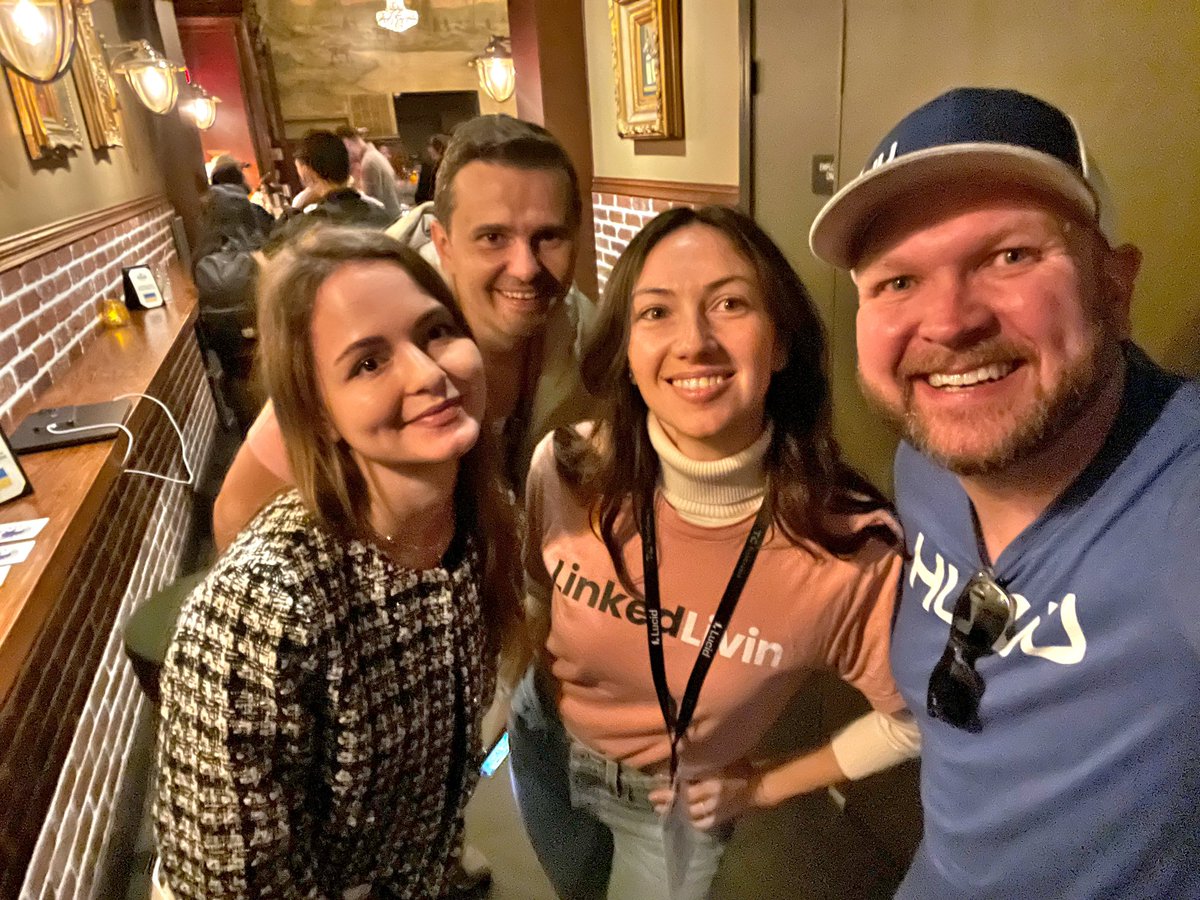 You never know who you’ll meet in San Francisco! <a href="/linkedlivin/">LinkedLivin</a> is killing it in professional travel!