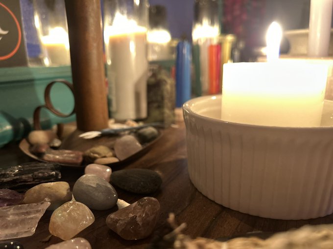 My altar looks gives off such a calm vibe when it&rsquo;s lit up 🕯️ https://t.co/4znINgWjHW