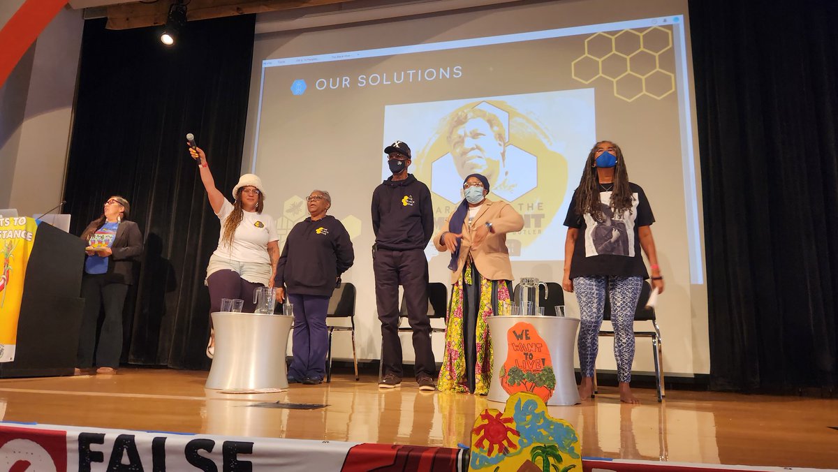 adrien4ej's tweet photo. NOW: The #PeoplesClimateWeek movement teach-in is bringing the 🔥 from the frontlines of #ClimateJustice. Hearing stories from New Mexico to Guahan, Alaska to Flint Michigan and all over the world. This #ClimateWeekNYC listen to the frontlines.

Watch the livestream below now! ⬇️ https://t.co/zCxSgoikAr