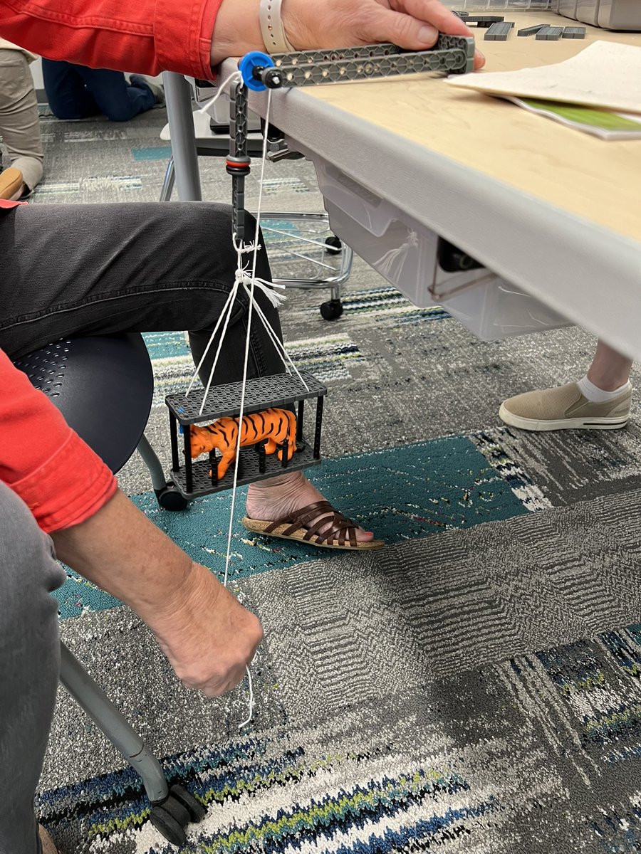 NickStoyas's tweet image. Day Two of #PLTWLaunch training! Today we learned about simple machines, sketching and designing our own prototypes!!  #WeAreD205