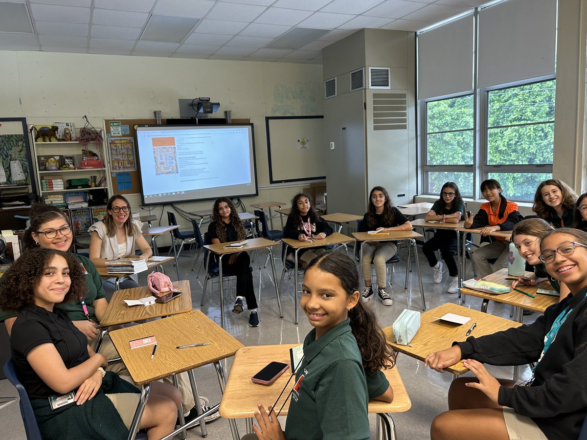 IEnrizo's tweet photo. South Miami Middle’s poetry club is inspired to create with Ms Lawrence! @smmcswildcats @MDCPSCentral #BragAboutMySchool
#MDCPSYourBestChoice https://t.co/ddatwd0ks3