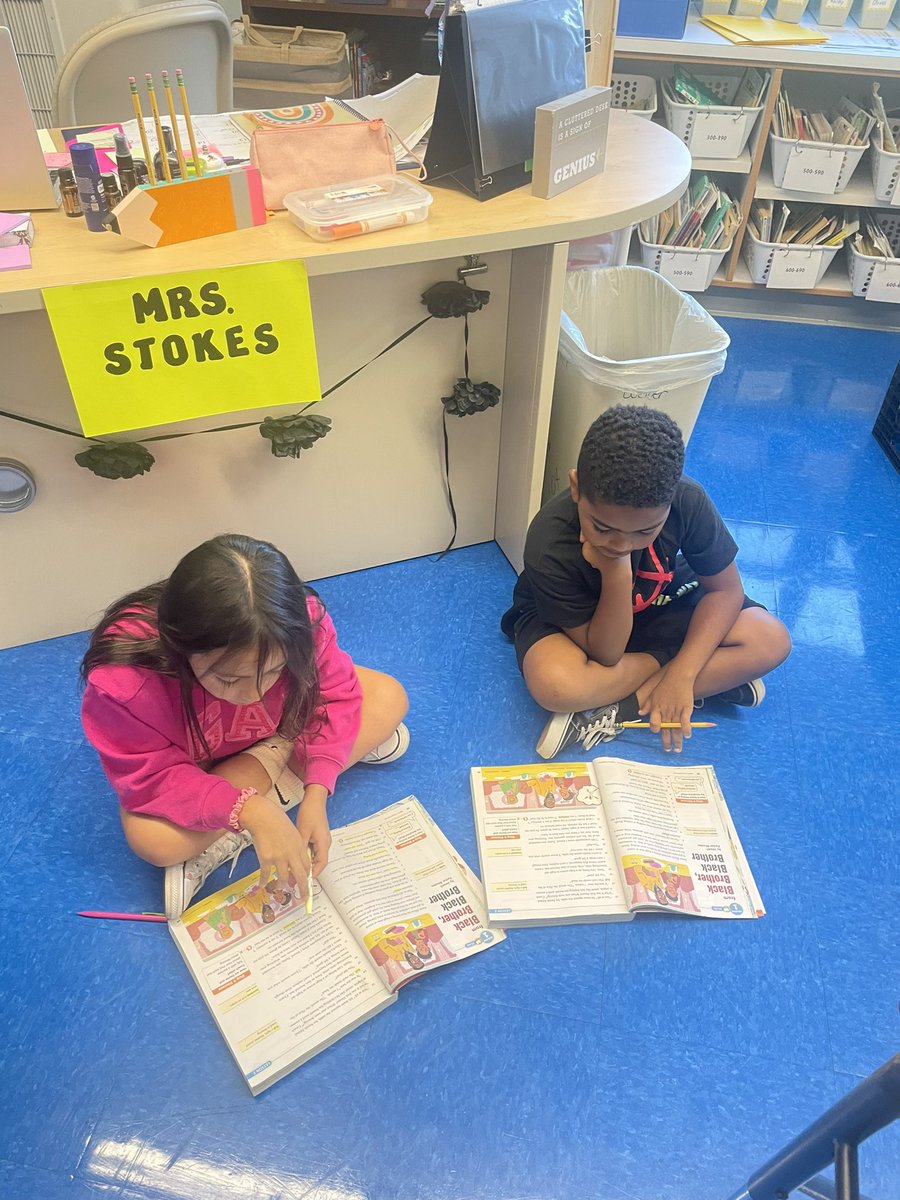 eosullivan_3's tweet photo. Using our reading voices and thinking voices while working with our reading buddies:)📖 @PamStokes609 #barnegatinspires #smekens https://t.co/xkpcZTrb45