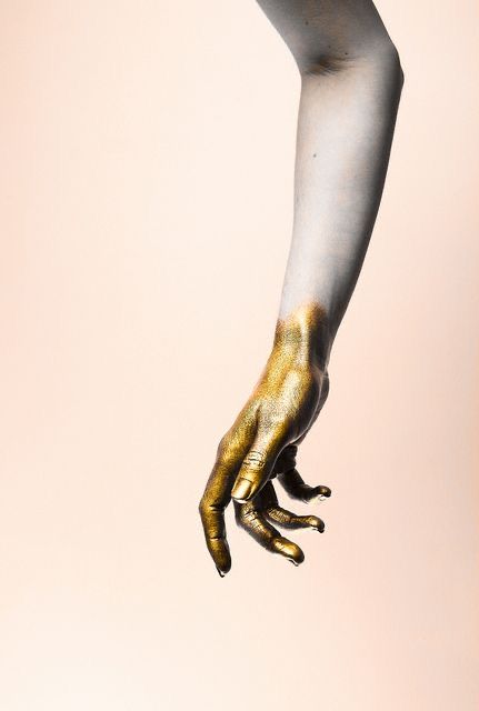 flyhigh_95's tweet photo. gilded touch | #MarkBam
"Midas, they say, possessed the art of turning whatever he touched to gold,"
#got7au #markbamfiction
https://t.co/Dy4CiYRF9b https://t.co/5M4lnhgBCl