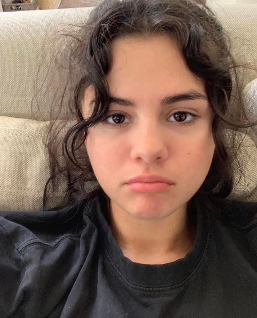 Selena Gómez comparte esta foto sin maquillaje