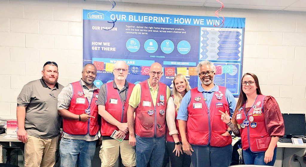 Great #SpecialtySpotlight today at #2918 with our IHC, SM, and our RCD! Thank you so much for your partnership and support! Let's go team #PrinceGeorge! <a href="/TraceyH1218/">Tracey Huff</a> <a href="/BenitoKomadina/">Benito.Komadina@Lowes</a> <a href="/steveyoung456/">Steve Young</a> <a href="/specialtylowes/">Specialty & Services Selling at Lowe’s</a> <a href="/SarahN_Lowes/">Sarah Noland</a> @madelinemak1