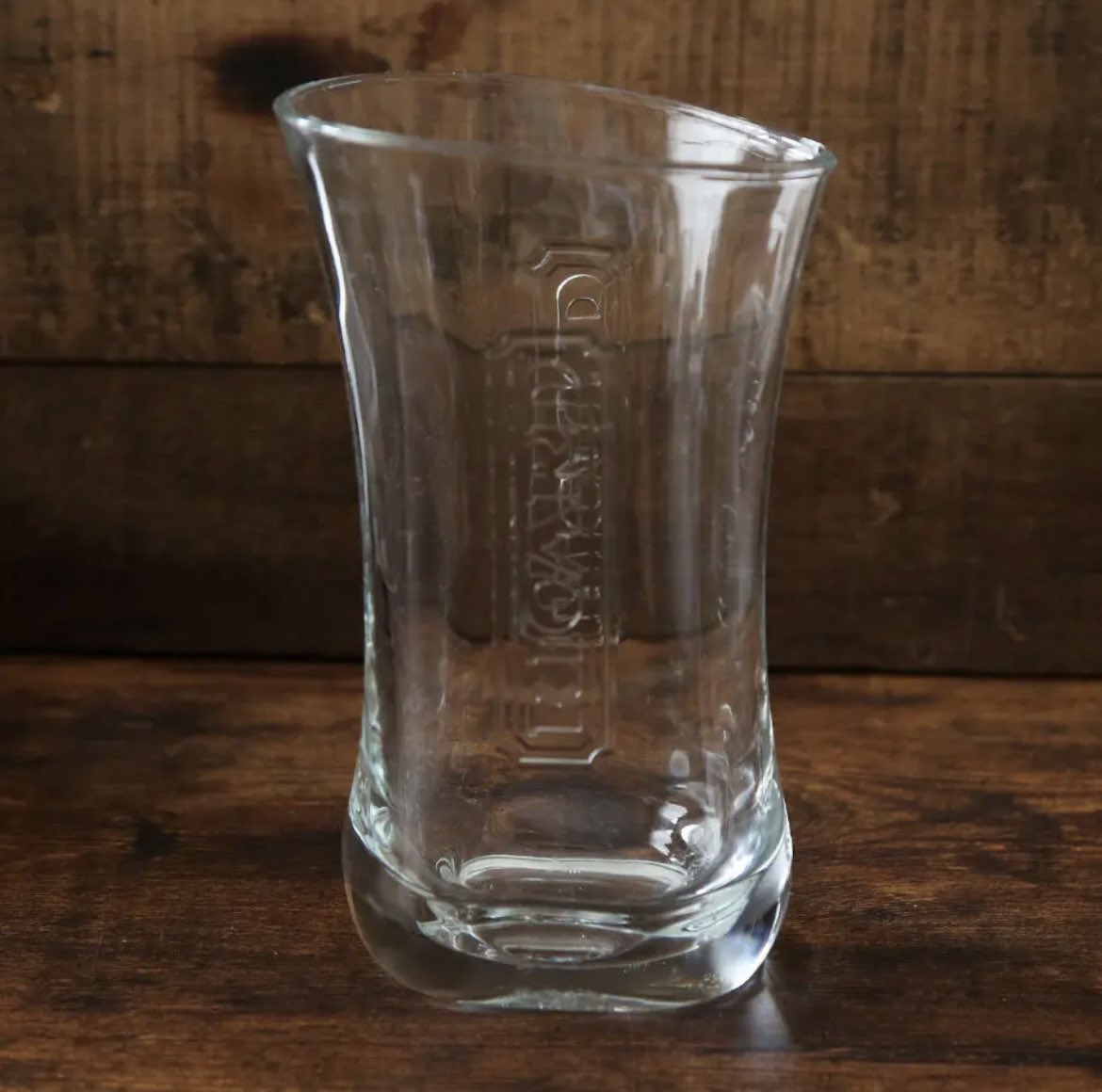 DearPru43803316's tweet photo. RECARD/リカール ガラス製カラフェ(ウォーターピッチャー・水差し)サイズ:幅110mm×高さ185mmです。 口が広く花を飾るのに最適! プロフィール→STORES #雑貨 #ブロカント #ヴィンテージ #フランス雑貨 #カラフェ #ウォーターピッチャー #水差し #recard #リカール https://t.co/JVeJJjmVWh