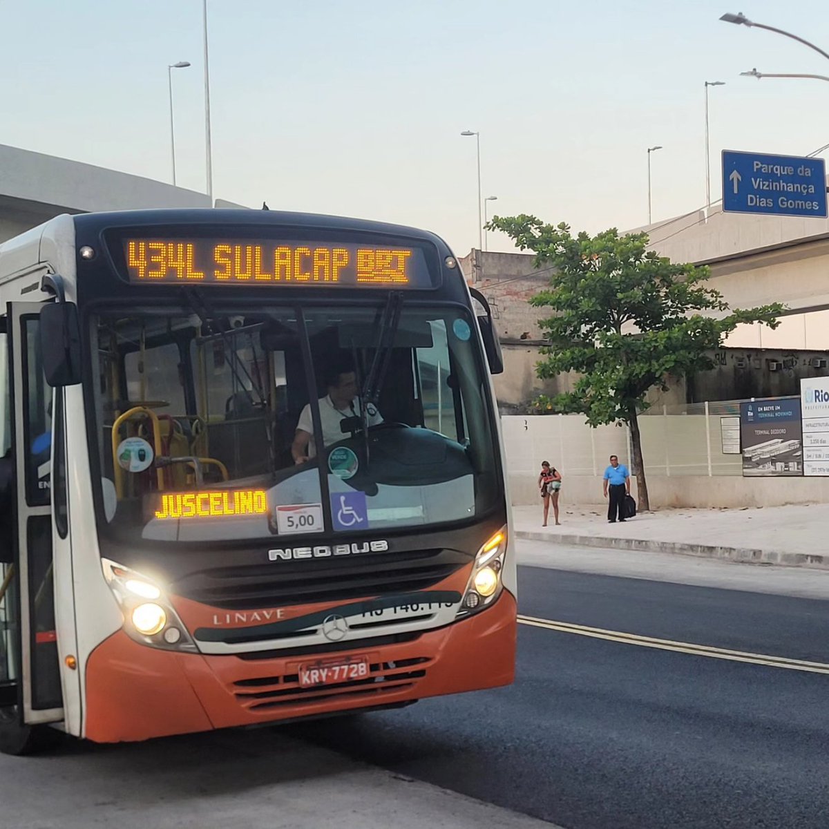 equipemobflu's tweet photo. DEODORO | Terminal Intermodal

Com a inauguração do Terminal de Deodoro, previsto para está quarta-feira (20/09), novas linhas de ônibus serão criadas e outras terão o seu percurso alterado para alimentar o sistema da prefeitura do Rio. https://t.co/EXKbibuA5a