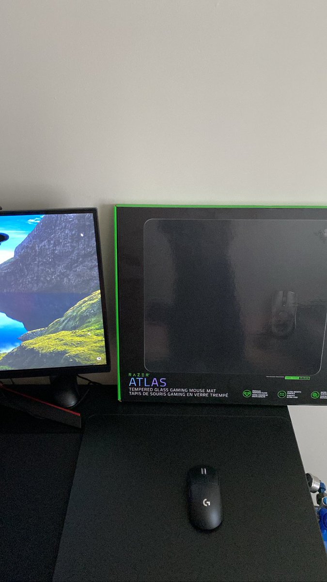 AyoooooTae's tweet photo. Lets see what the hype is about these glas mousepads 😮‍💨 
Live now over on @twitch❗️ 

https://t.co/JBygvAgAeb

#callofduty #warzone #modernwarfare #streamers #keyboardandmouse #glasmousepad https://t.co/3p1NTGOsSk