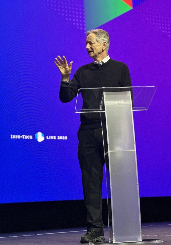 infotechRG's tweet photo. Question: Will digital intelligence surpass a room like this? 
Geoffrey Hinton: Yes.
(We had over 1,000 IT professionals in the room.)

#InfoTechLIVE #GodfatherOfAI https://t.co/lk4sG4b22R