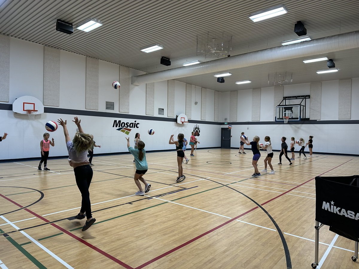 Grade 4 &amp; 5 volleyball in full swing!! 🐼🐼