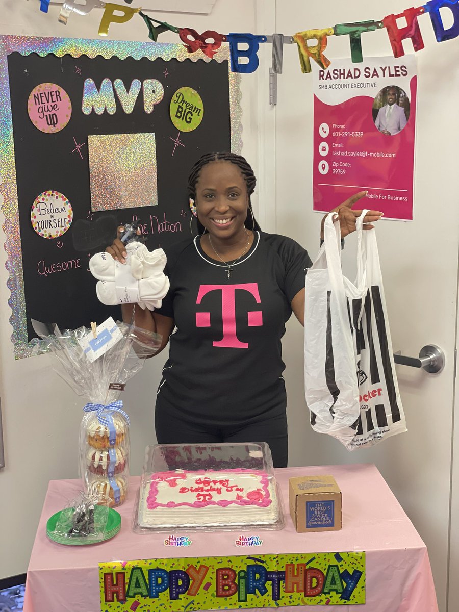 TMOSenwan's tweet photo. Big Happy Birthday 🎊 🎉 🎈 🎁 🎂  to a Top Tiger. We appreciate you all you do Jay!!

🐅 🐅 🐅 https://t.co/tlm6K0emto