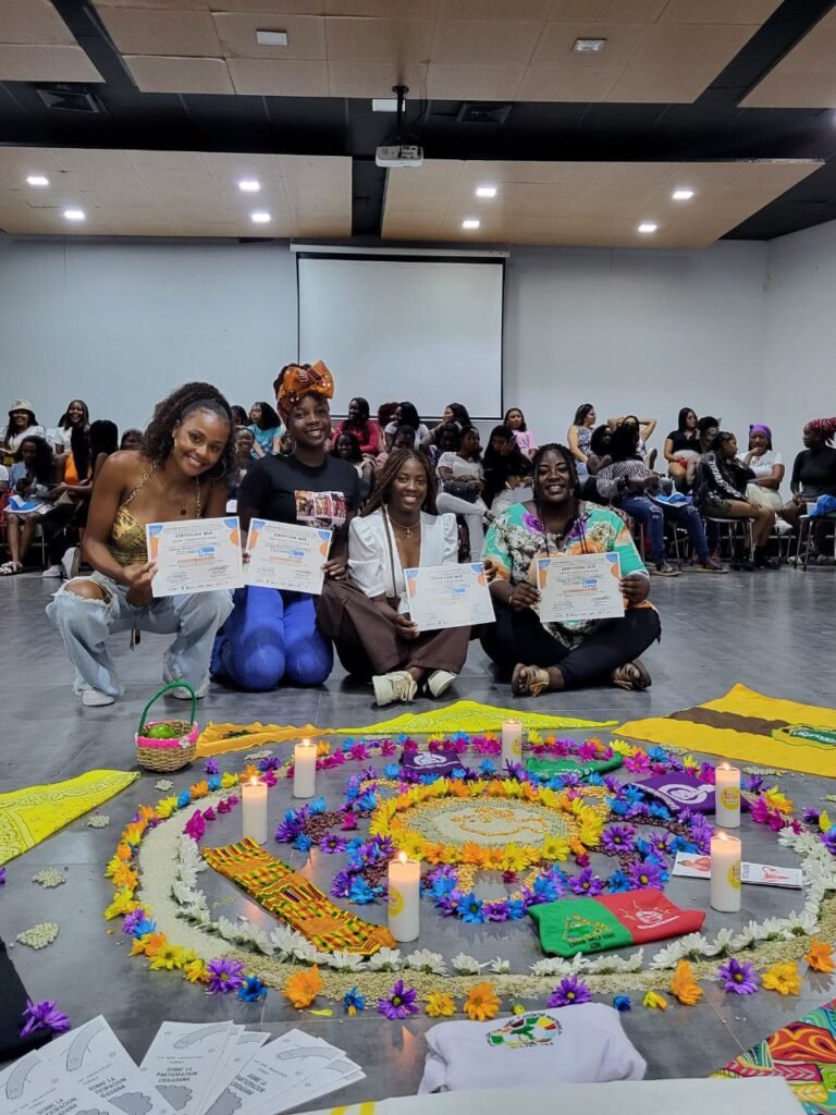 ManifiestaMedia's tweet photo. "Los espacios de co-creación fueron pequeños y se concentraron en indagar las inquietudes de las futuras participantes frente a 3 temas: participación ciudadana, construcción de paz y comunicación para la incidencia", cuenta Liliana Amórtegui 👇
https://t.co/4KYCEoVBQS https://t.co/2teBh6j13R