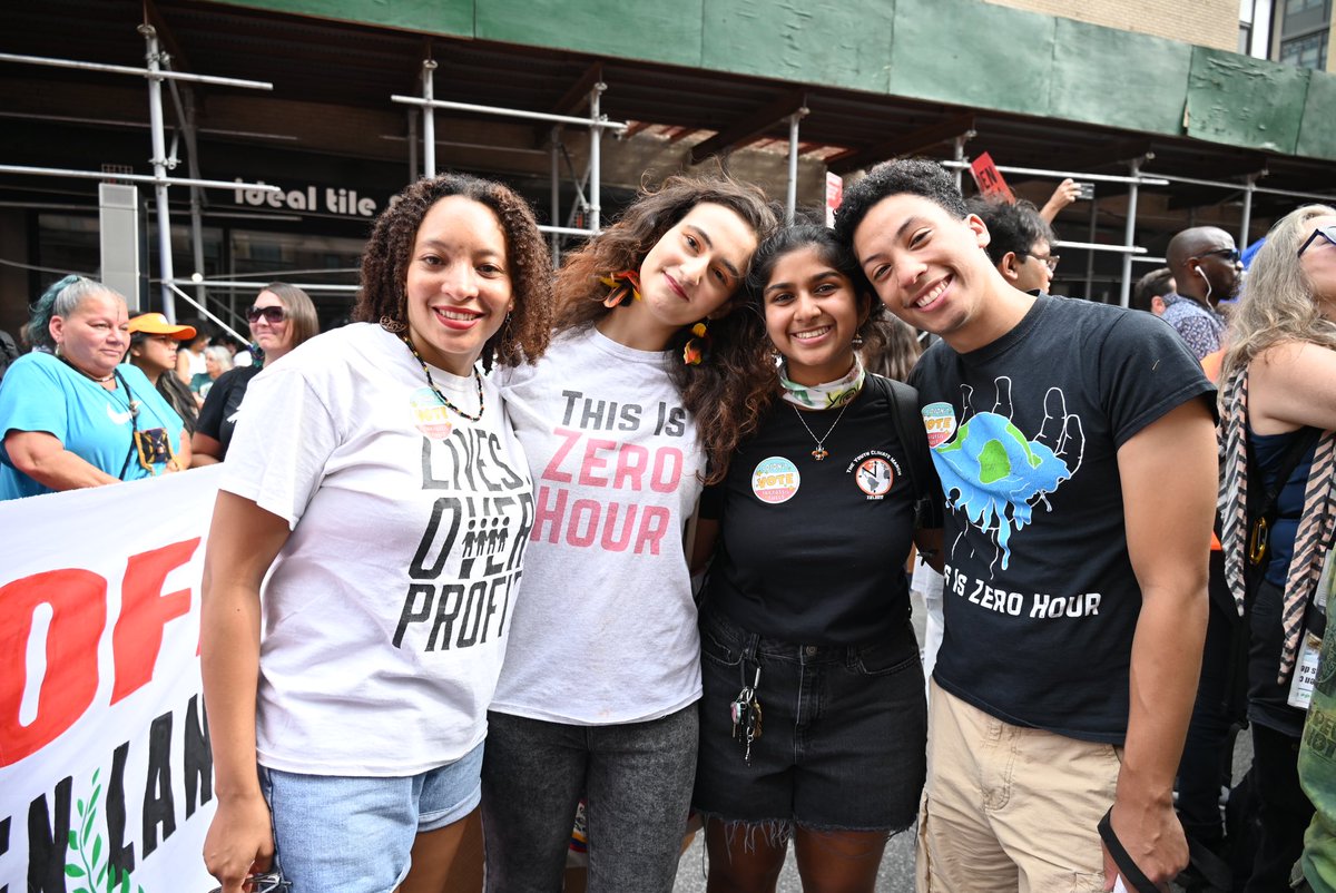 Jamie_Margolin's tweet photo. ⏰@ThisIsZeroHour is 6 years old going on 7 & it is beautiful seeing the organization still going strong organizing to stop fossil fuels. @nadiabaltimore @ZanageeArtis—current #ThisIsZeroHour executive director, Madelaine Tew & I cofounded the organization in 2017 as teenagers. https://t.co/Abiwhr7UKM