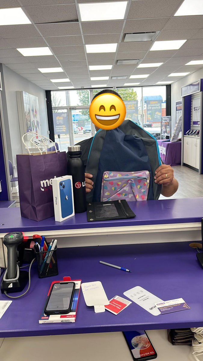 StellarWireless's tweet photo. Stellar Wireless -  Long Island still doing some BIG giveaways!!  

#stellarwireless #metrobytmobile #nadayadayada https://t.co/Dr0wVYVeDt