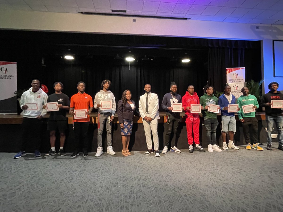 UGHSprincipal's tweet photo. Today our Senior boys visited Clark Atlanta where they received over $20,000 in scholarships. Congratulations fellas. I’m so proud. @HHS_Conyers @RockdaleSchools https://t.co/HTBUmo1gB8