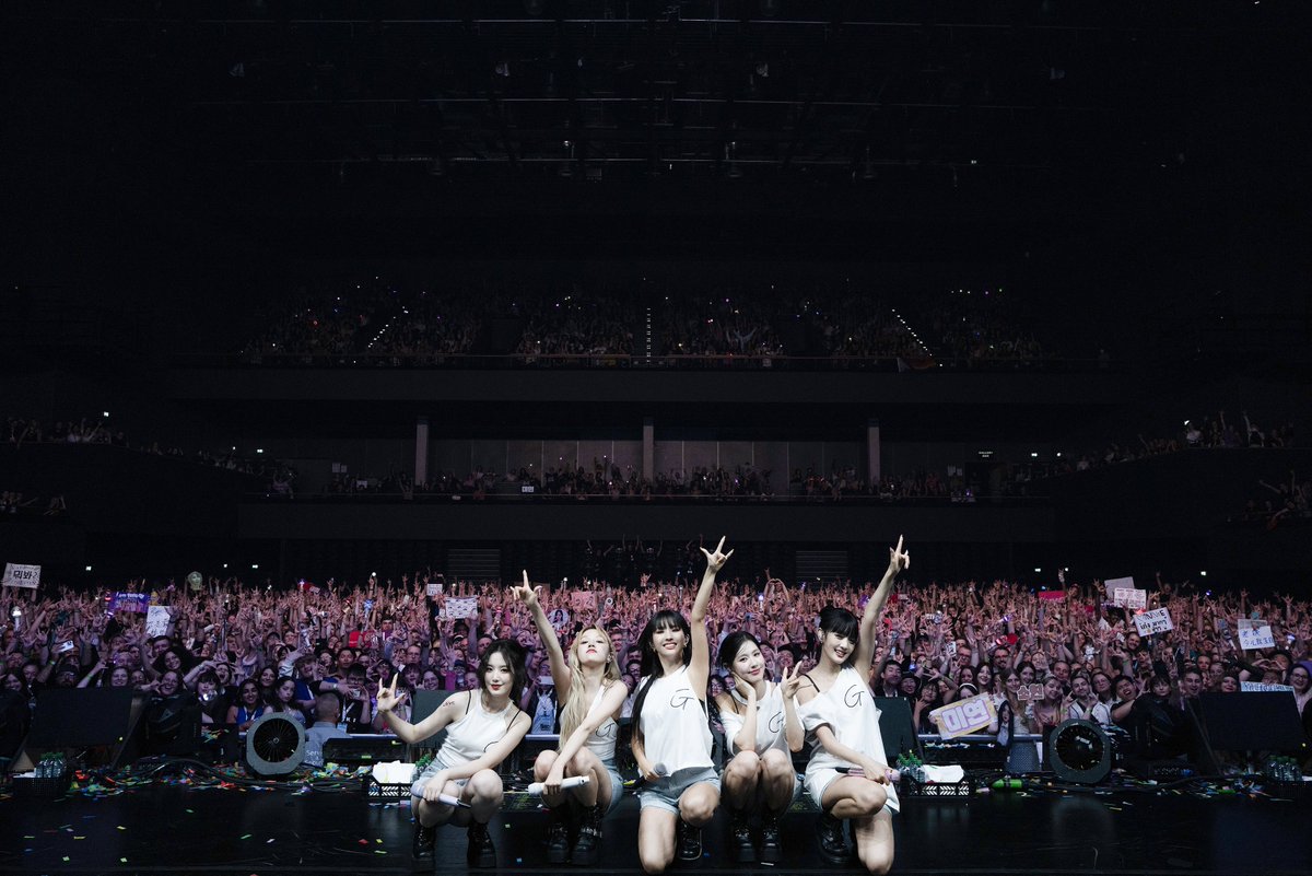 official_i_dle's tweet photo. [📸] 230919 @ #Iam_FREETY IN BERLIN DAY 2

네버버와 함께여서 페스티벌처럼 더욱 신났던 공연! 🎆
유럽 투어는 마무리되었지만, 그 추억들은 평생 간직할 거예요 🩵
마법 같은 ���루를 만들어줘서 고마워요! Danke Berlin ✨

#여자아이들 #GIDLE
#2023_GIDLE_WORLDTOUR https://t.co/1CYH51HB6M