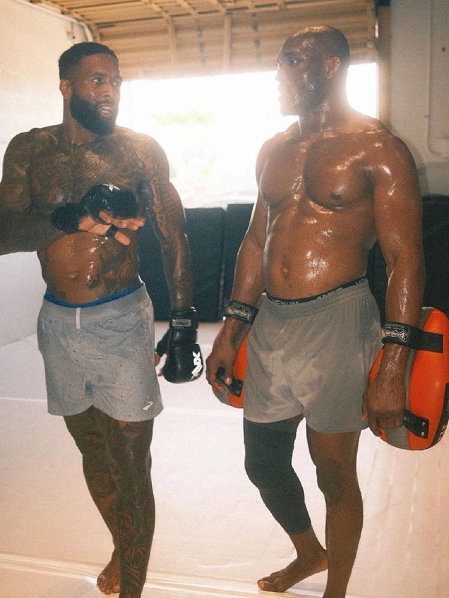 lisha0104's tweet photo. OBJ USMAN WORKING#Champion #GameDay #FantasyFootbal #TrainingCamp #Draft #Offense 
#WideReceiver #RunningBack #Quarterback #Touchdown #Football #SuperBowl #NFL #Rugby #BroncosCountry #NCAA #love #instagood #photooftheda #fashio #beautiful #happ #cute #tbt #followme #picoftheday https://t.co/qKa5jAfobz