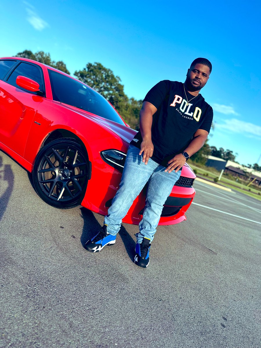 owellrel's tweet image. 5’10” &amp;amp; 2 baby mommas