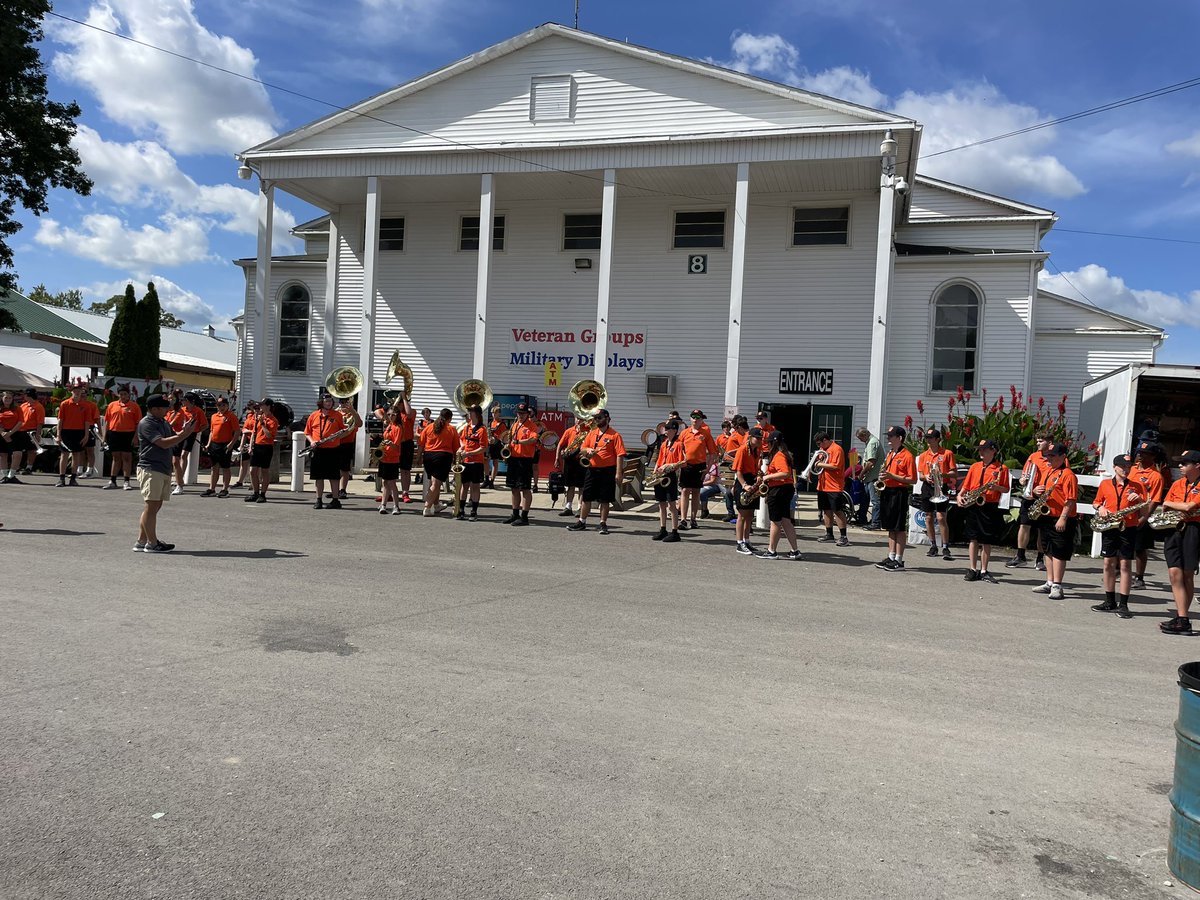 strangri1's tweet photo. Grand Pacer Marching Band has the crowd dancing at the Fair today! https://t.co/bfx8wuu4sa
