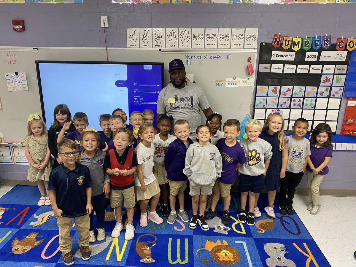 Fathersincorp's tweet image. 🌟 What an incredible #MillionFathersMarch we had this year! A BIG THANK YOU to the 75,841 dads, schools, and organizations who participated! Keep the power of presence alive! 💪 #MFM2023