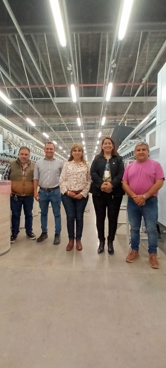 SecTrabajoAR's tweet photo. 📍La Rioja
📣 Junto a la subsecretaria de Gestión Administrativa, @patoaragonreyes, la secretaria de Trabajo de esa provincia, @myriamespinosaf, y el jefe de la Agencia Territorial Carlos Fernández, recorrimos las fábricas de #ENOD y #Cladd https://t.co/CeO7hnzN57