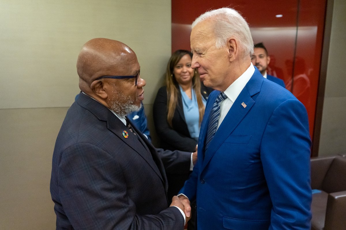 WhiteHouse46's tweet photo. President Biden then greeted UN General Assembly President Dennis Francis of Trinidad and Tobago. https://t.co/jJBU5nIxIU