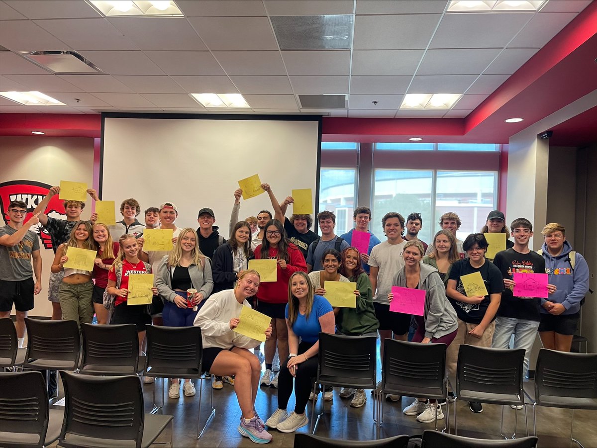 WKUGordonFord's tweet photo. Big thanks to Amelia Kolb for leading our Business LLC students through leadership training on communication.  #wku #livinglearningcommunity #youbelongatgfcb #gfcbpointsofpride https://t.co/9YiZ9sEGTs