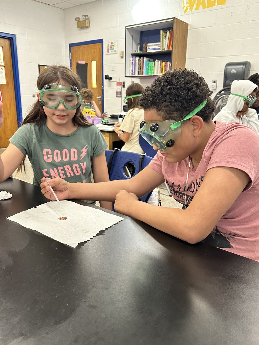 ℝ𝕠𝕤𝕖𝕞𝕒𝕣𝕪 𝕄𝕖𝕤𝕤𝕖𝕟𝕘𝕖𝕣 🦅 tweet media