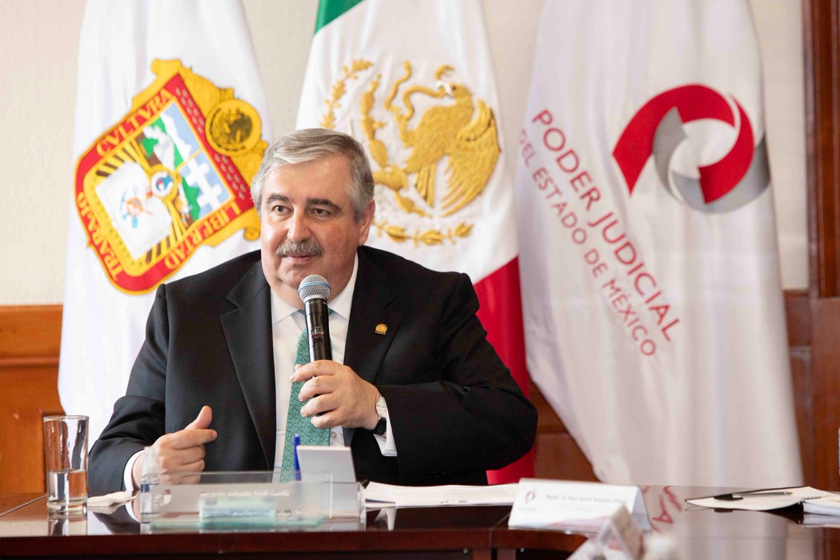 MagdoSodi's tweet image. Hoy iniciamos formalmente los trabajos para implementar el nuevo Código Nacional de Procedimientos Civiles y Familiares. Materias que representan más del 70% de nuestra actividad.

Con las y los Magistrados, Juzgadores y Consejo de la Judicatura, @PJEdomex elabora su Plan Rector.