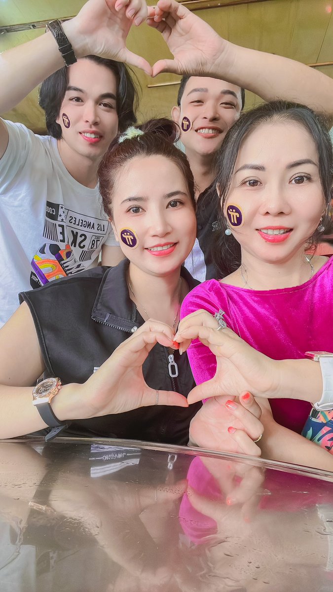 All my family members love Pi very much, and my grandmother is 70 old this year and my nephew is 3 old #PiCoin #PiCoreTeam #PiNetwork #PiNew