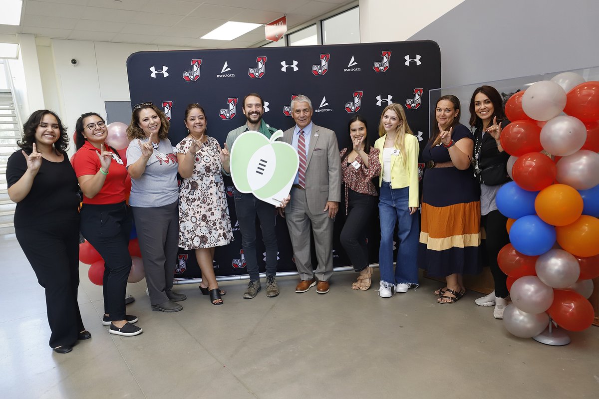 The <a href="/Sun_Bowl/">Sun Bowl Association</a> Association visited Rivera ES and Jefferson HS on Tuesday, Sept. 19, to recognize El Paso ISD Teachers of the Year Dianne Brun Ferriter (elementary) and Marcos Muñoz (secondary) as part of the #BigDayForTeachers put on by the <a href="/CFPExtraYard/">College Football Playoff (CFP) Foundation</a> program.

 #ItStartsWithUs