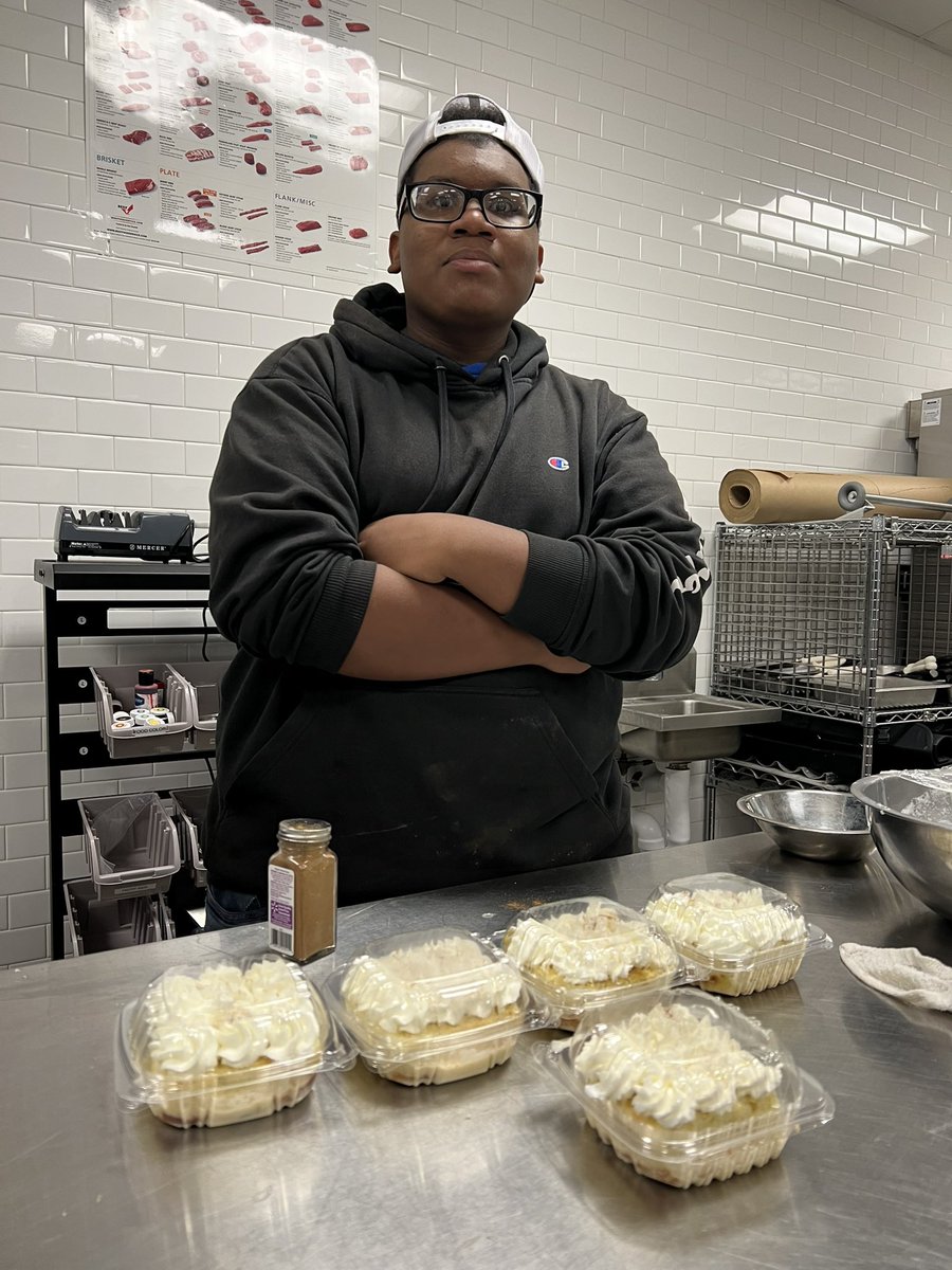 CulinaryMilby's tweet photo. Seniors working on new recipes for the #BuffaloDiner https://t.co/yWc2HIjqno