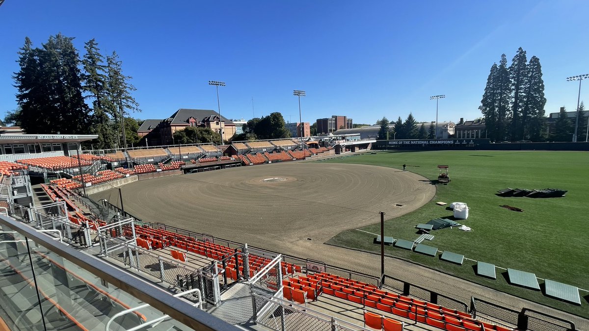 BeaverBaseball's tweet photo. Meanwhile, back in Corvallis. #GoBeavs https://t.co/vE4gNtezpf