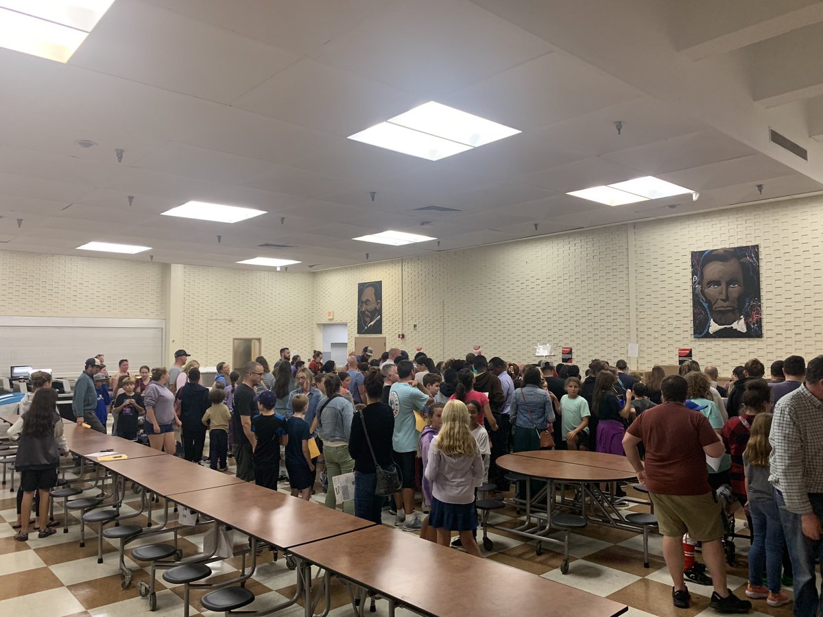 BandBrowe's tweet photo. An incredible turn out for our Instrument Rental Night! 80 new students and counting are joining us in band this year. Special thank you to the staff at Goulet Musical Instruments and Mrs. Alosa for coordinating. The future is bright! https://t.co/jUXGJsgFz9