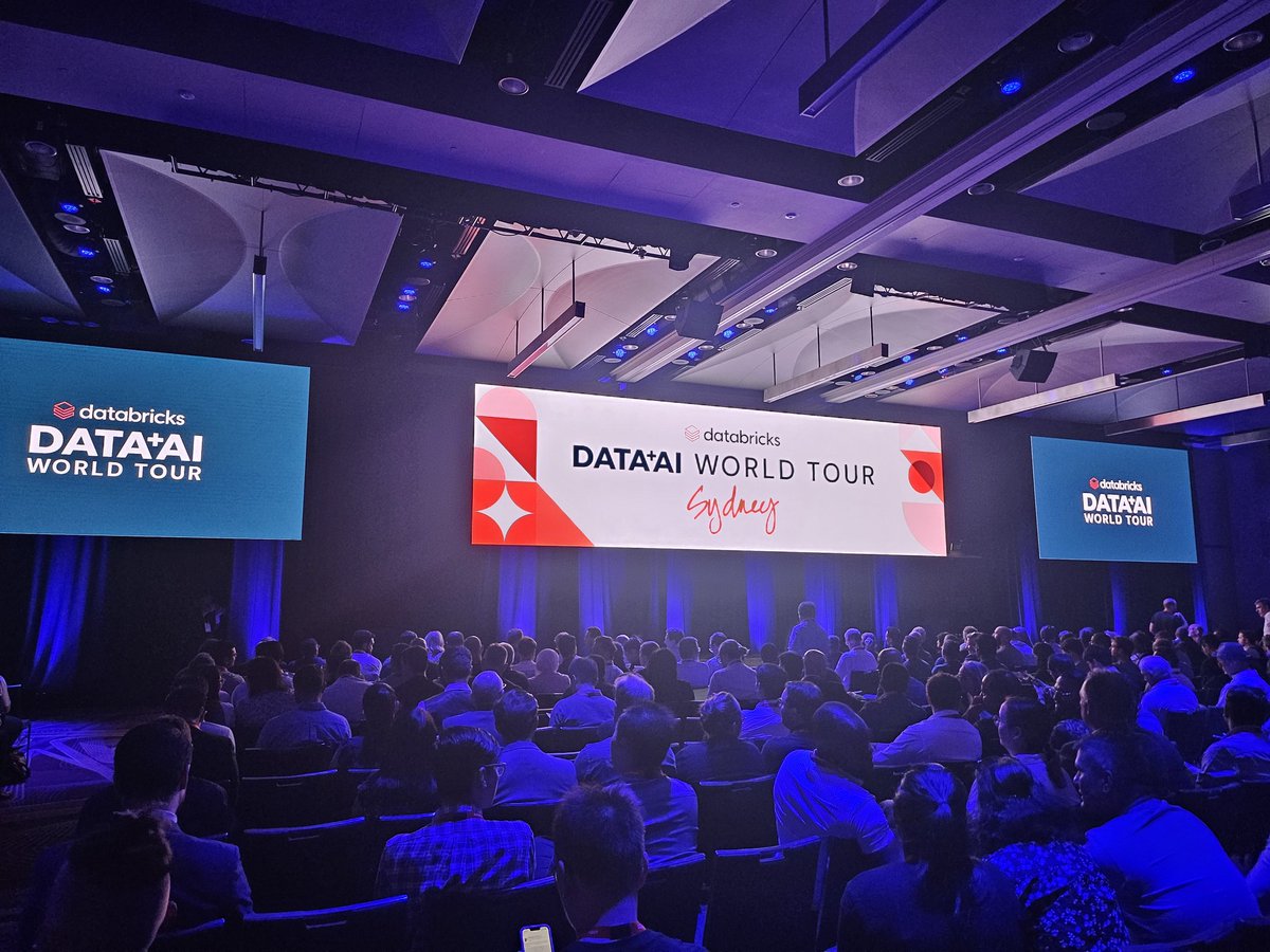 kamsy's tweet image. #DataAIWorldTour