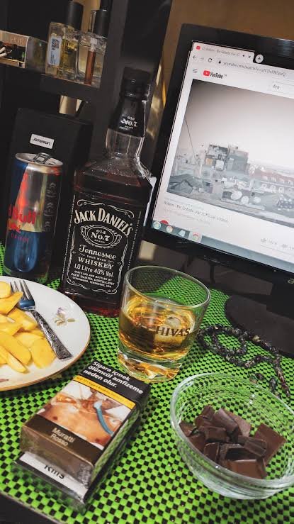 Ama gün bitmemeli anı yaşamalı