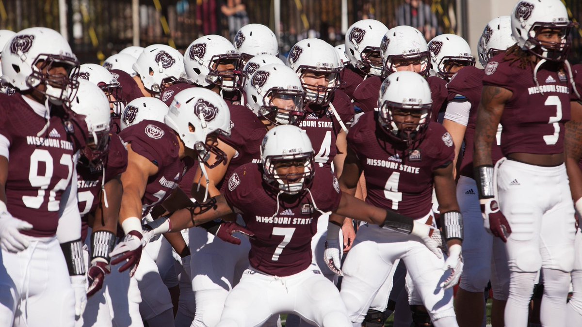 After a great conversation with @CoachLDScott, I am blessed to receive my 1st offer from Missouri State University! A.G.T.G @JHMerrittJr @CoachPoe1914 @AllenTrieu @Rivals_Clint @MohrRecruiting